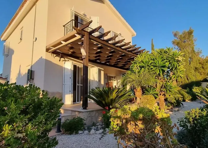 Fab Sea And Mountain View Villa, Walking Distance From The Sandy Casa de Férias