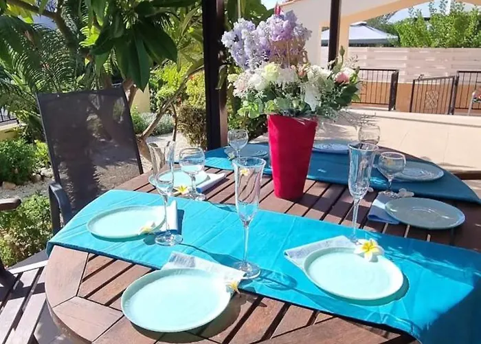 Fab Sea And Mountain View Villa, Walking Distance From The Sandy *