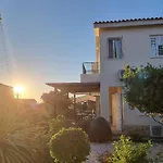 Fab Sea And Mountain View Villa, Walking Distance From The Sandy Prázdninový dům *