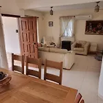 Fab Sea And Mountain View Villa, Walking Distance From The Sandy Prázdninový dům