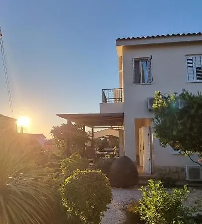 Fab Sea And Mountain View Villa, Walking Distance From The Sandy 펜션 *