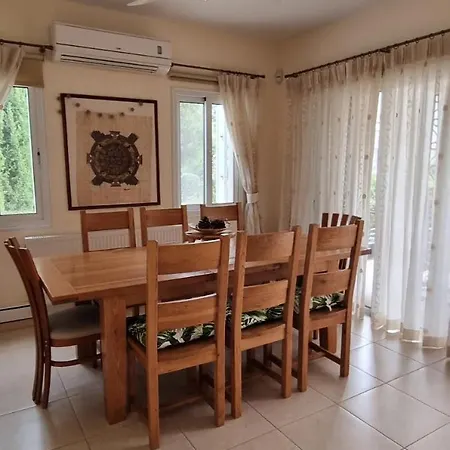 Fab Sea And Mountain View Villa, Walking Distance From The Sandy * Yialia