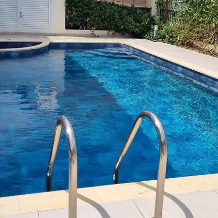 Fab Sea And Mountain View Villa, Walking Distance From The Sandy 度假居 *