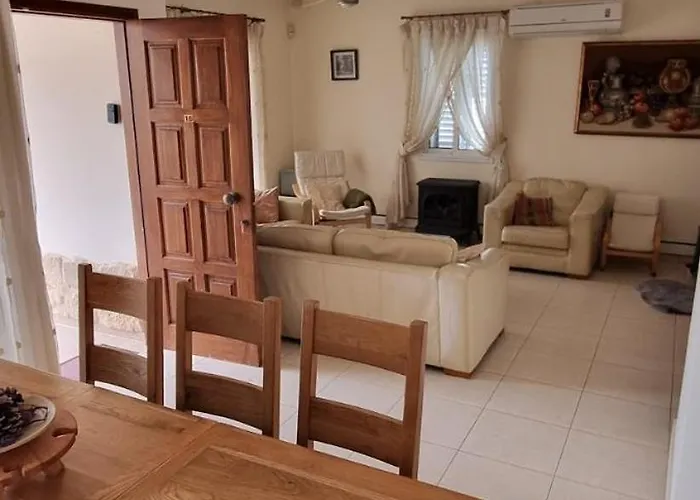 Fab Sea And Mountain View Villa, Walking Distance From The Sandy Casa de Férias